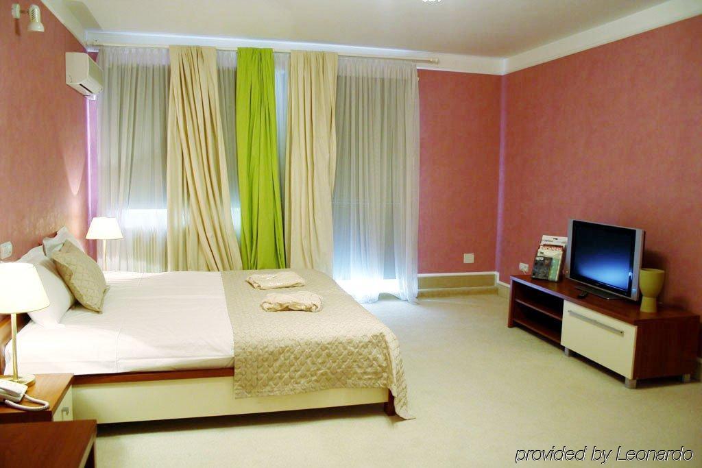 Monte-Nelly Hotel Бухарест Экстерьер фото