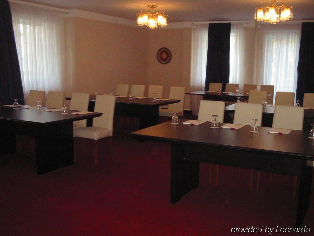 Monte-Nelly Hotel Бухарест Экстерьер фото