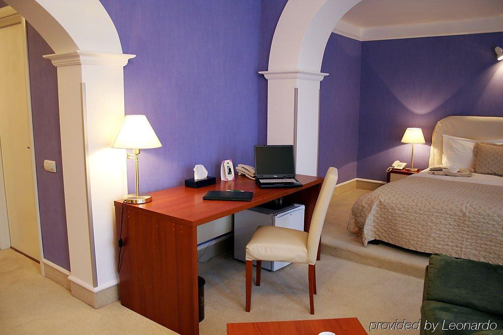 Monte-Nelly Hotel Бухарест Экстерьер фото